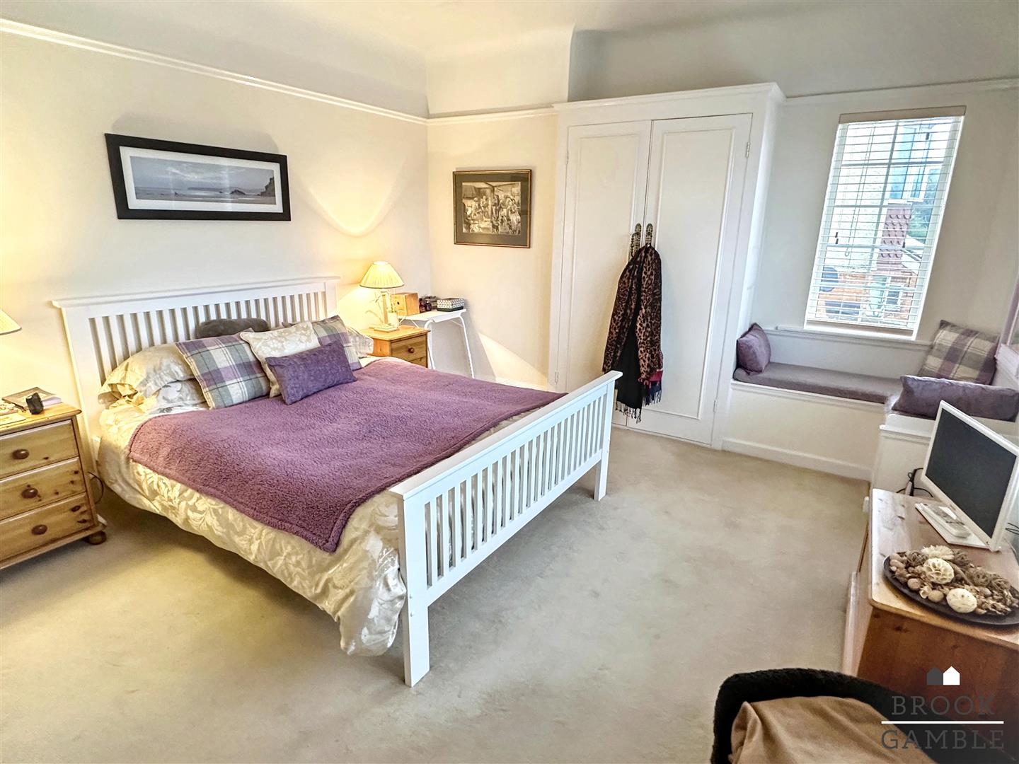 4 Bedroom House - Detached. Le Brun Road in Eastbourne, 25